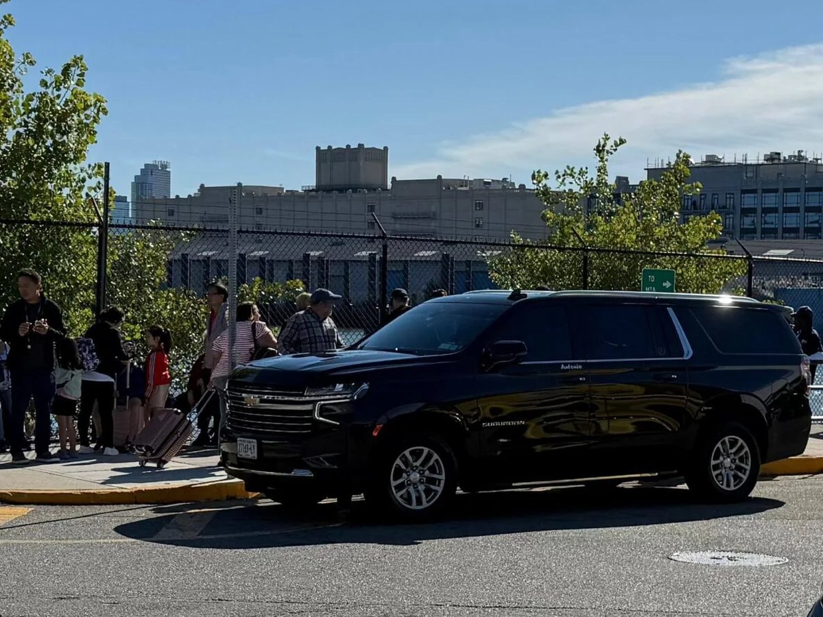 Black Chevrolet Suburban SUV - Call Newark Limo fleet