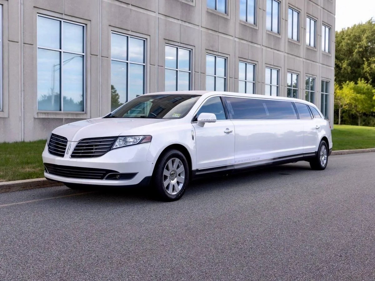 White Lincoln MKT stretch limousine - Call Newark Limo fleet