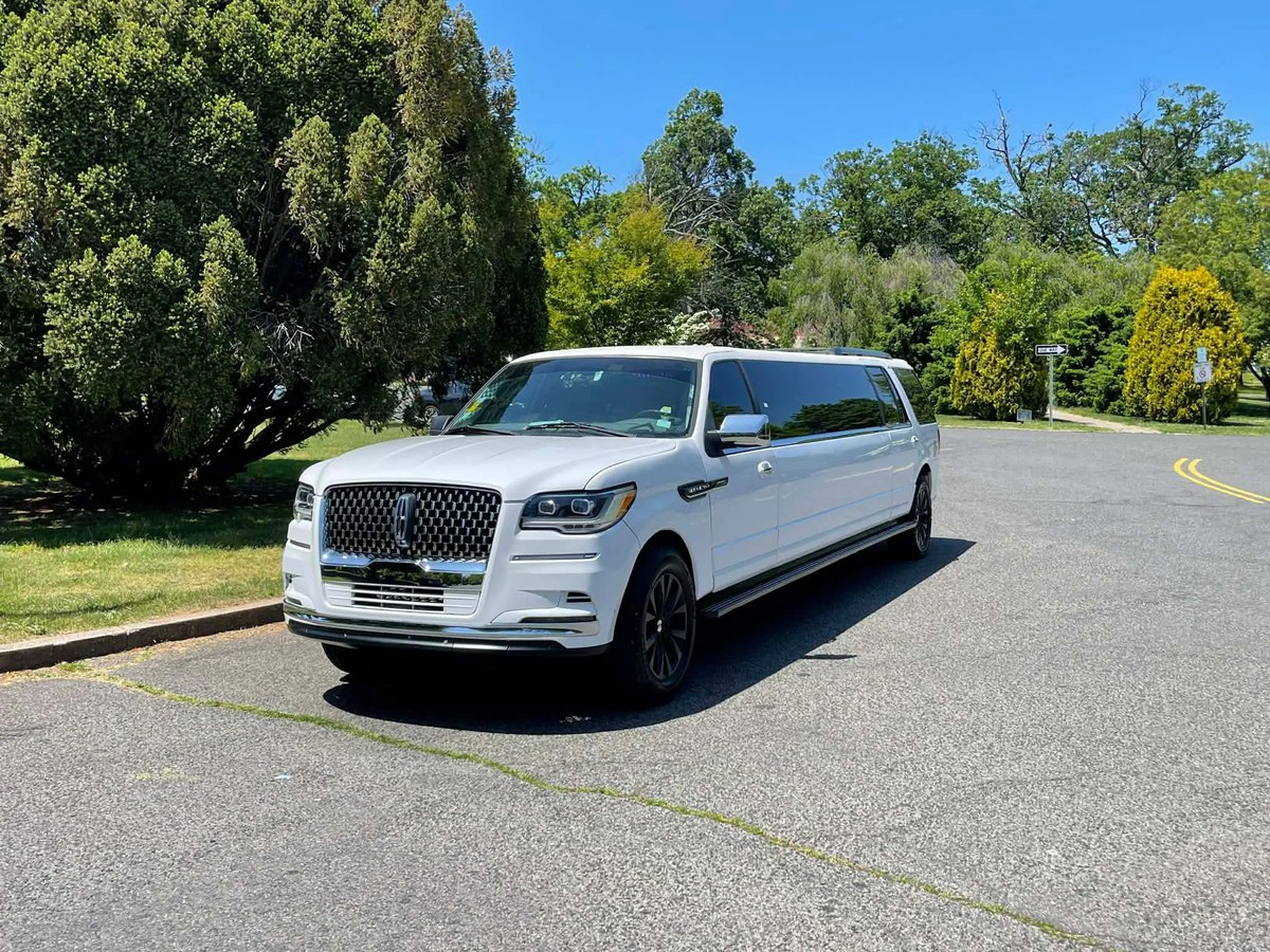 White Lincoln Navigator stretch limousine - Call Newark Limo fleet
